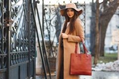 Как почистить шерстяное пальто