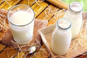 удалить пятно от чернил с помощью молока