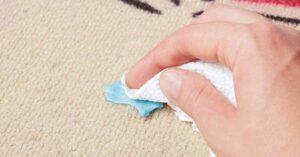 Удалить каьышки жевательной резинкой