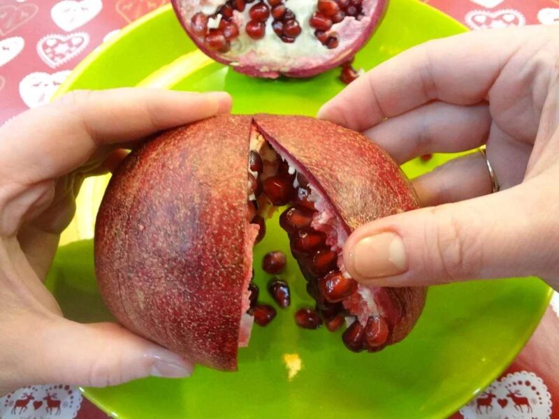 открыть гранат руками