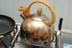 Как почистить чайник из нержавейки снаружи