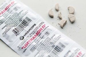 избавиться от накипи в утюге с помощью цитрамона