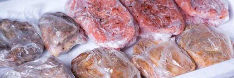Сколько хранится замороженное мясо в морозилке? Условия и сроки хранения