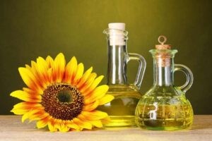 отмыть следы от скотча на пластике растительным маслом