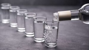 вывести пятно от слайма с одежды спиртом