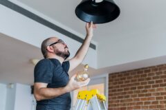 Cветодиодная лампа мигает во включенном и выключенном состоянии