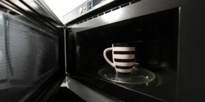 Кофе создает приятный аромат в микроволновке